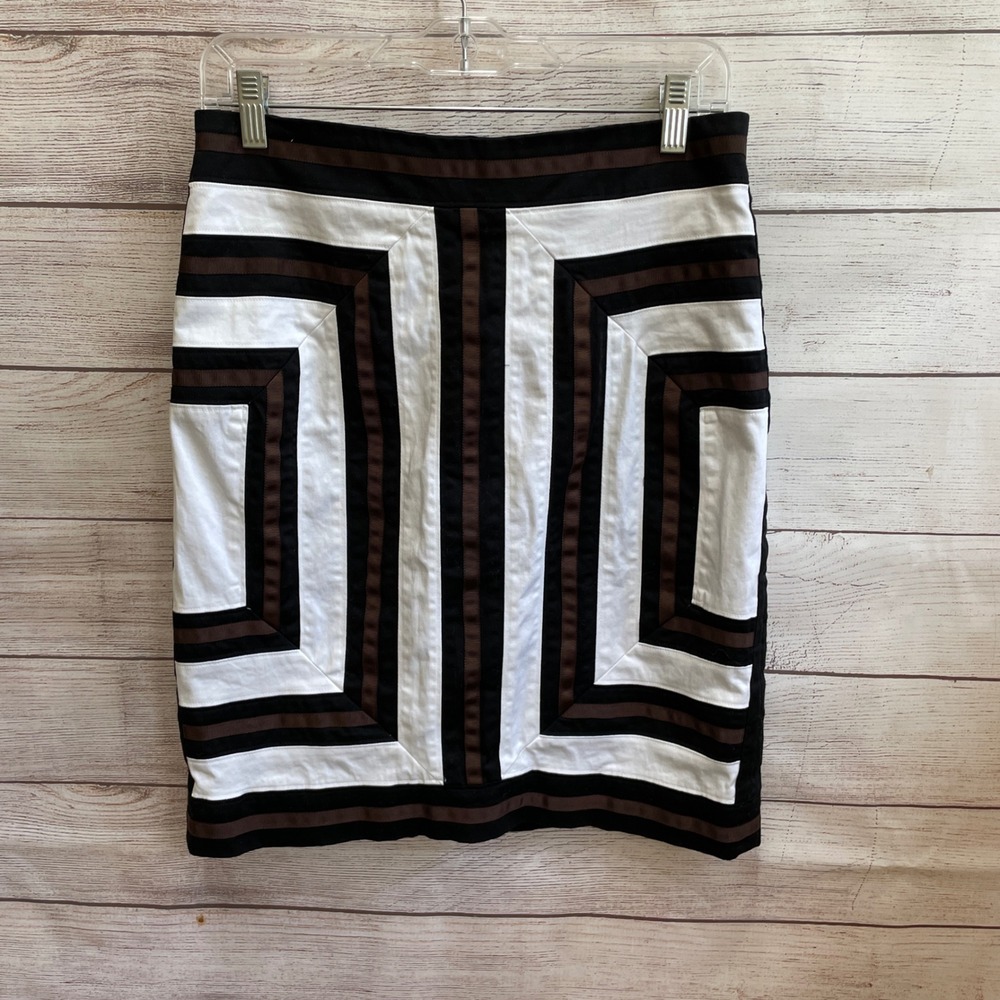 WHITE HOUSE BLACK MARKET GEOMETRIC DESIGN RIBBON SKIRT